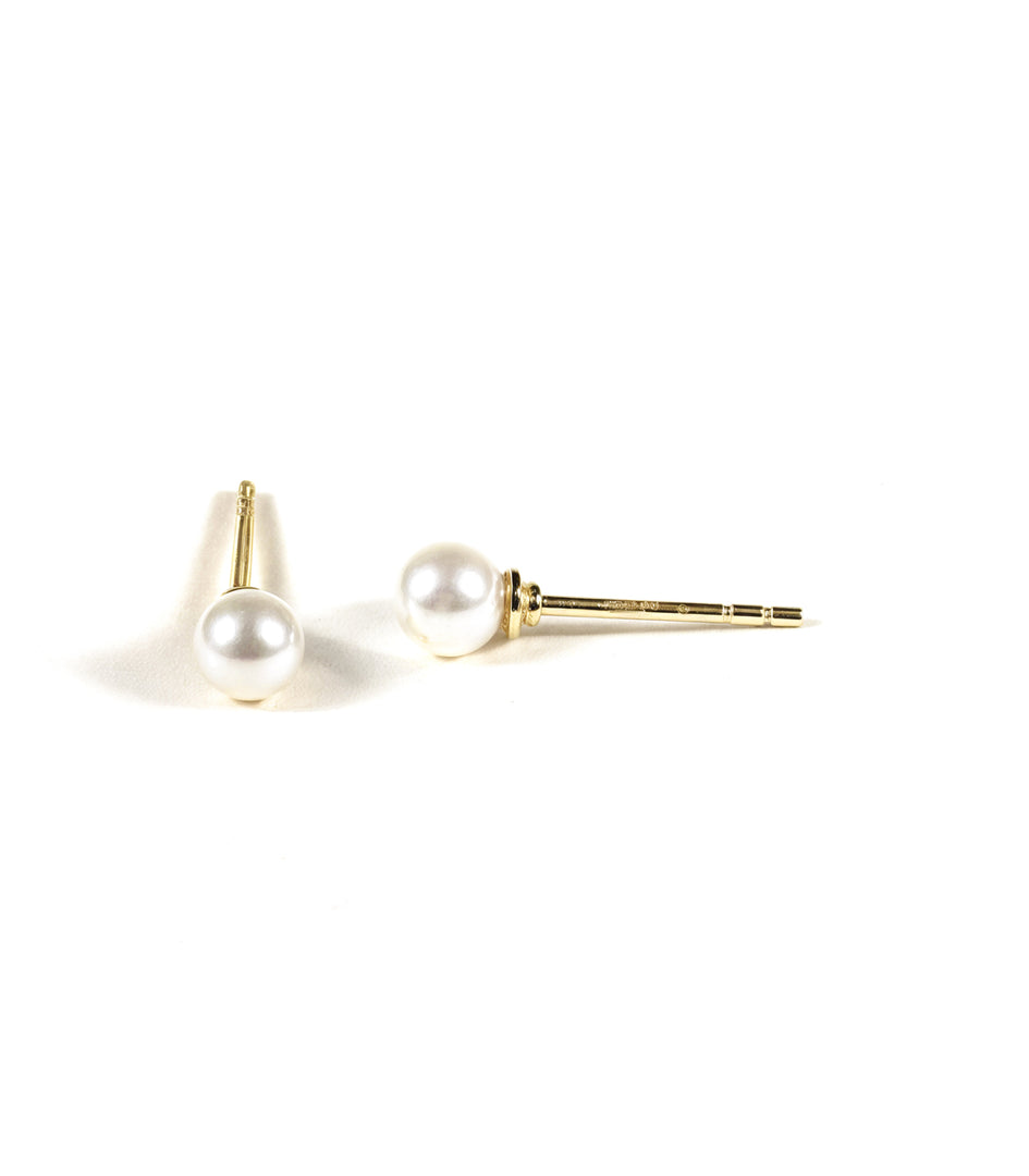 Petite pearl stud earrings