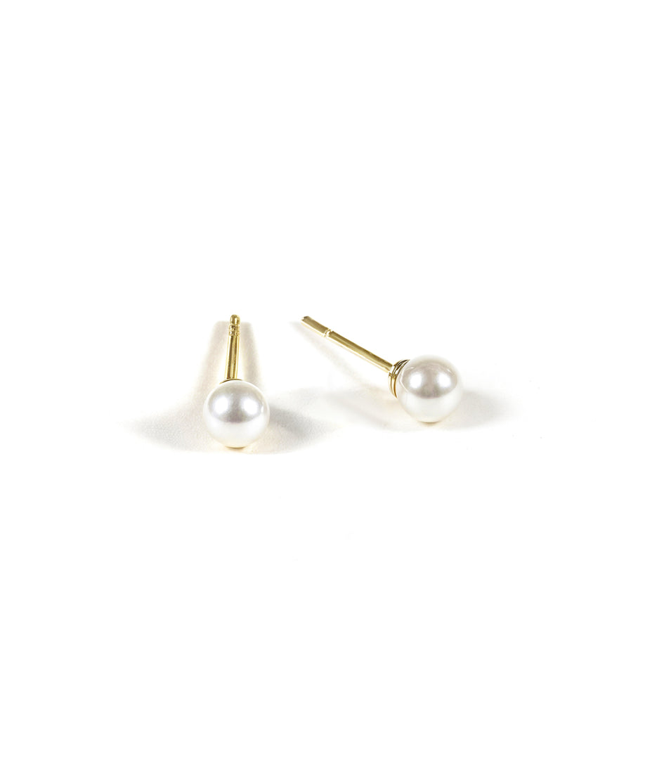 Petite pearl stud earrings