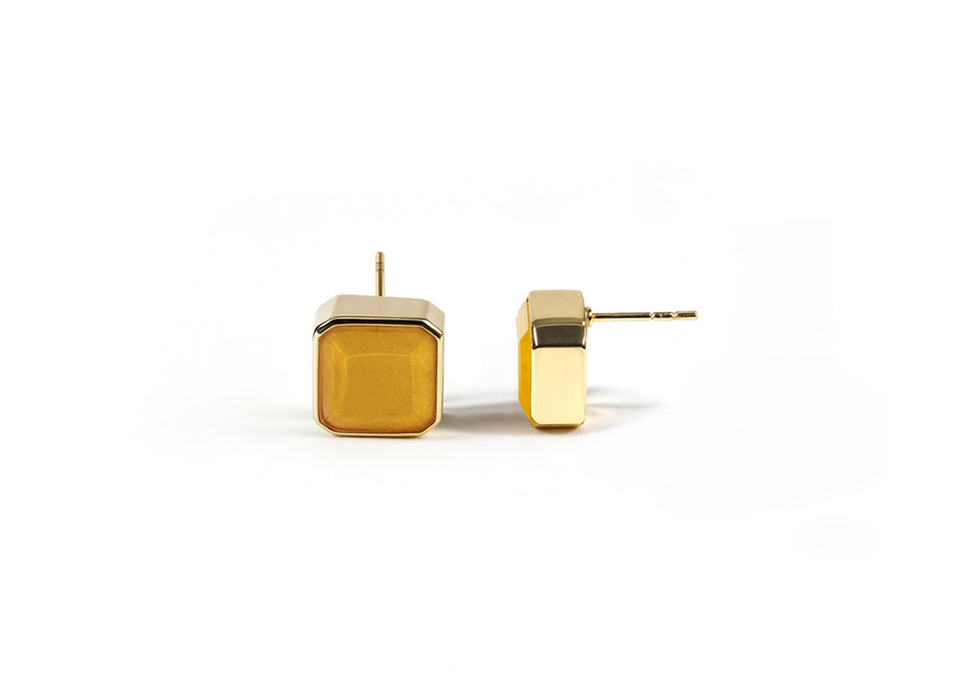 Bold Box Studs in Sunlit Quartz