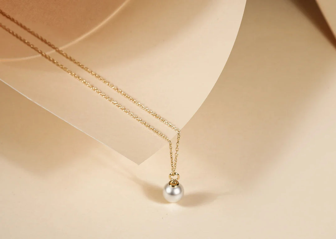 Moonlit Pearl Pendant Necklace